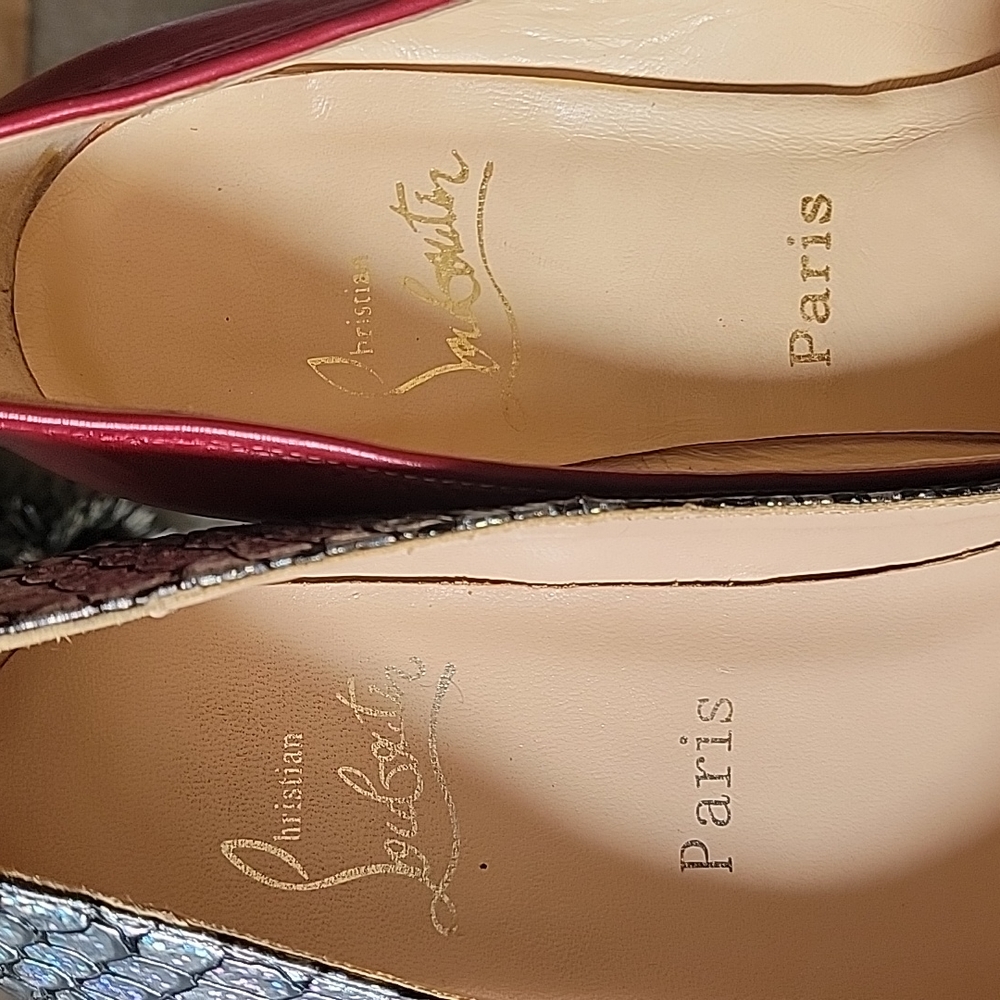 Louboutin fake or real.... fake on left. Real on right side